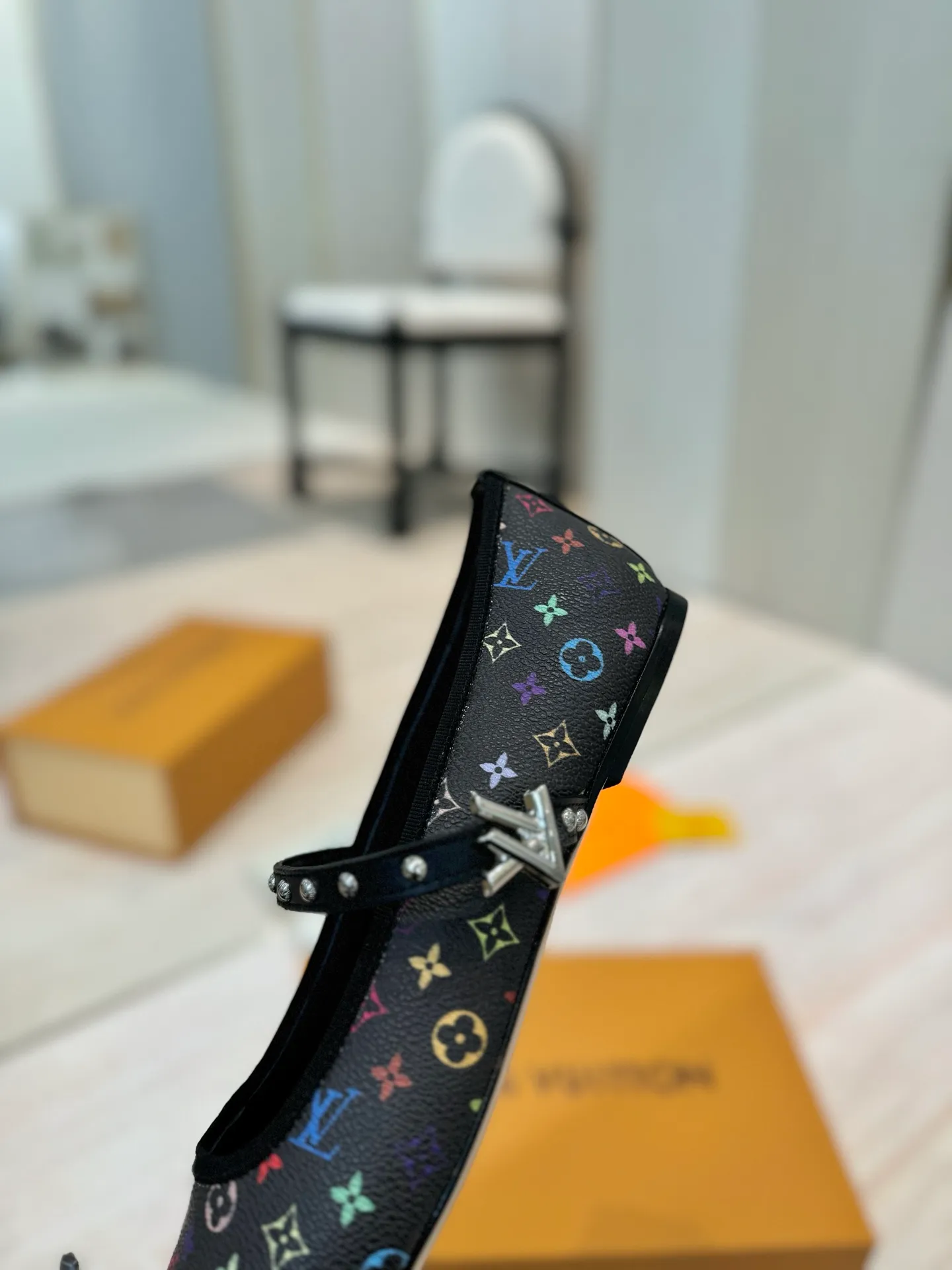 👟👟Ex-factory price 620👟👟 (top version) louis vuitton LV Louis Vuitton 25/Spring and Summer The latest Mary Jane shoes are simple and exquisite, full of high-end, showing elegance~ They look great on the feet and are full of summer shoes💯Awesome ✅Upper: 3D printed cowhide ✅Inner lining: Sheepskin lining, ✅Outsole: Genuine leather outsole imported from Italy ✅Size: 35-41 (40 to 41 customized, non-returnable) ✅Packaging: full set of packaging